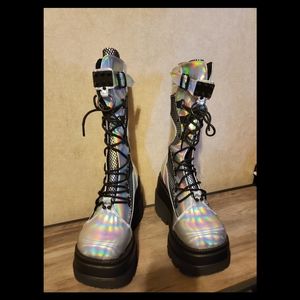 Shaker-70 silver holo. vegan leather-black fishnet demonias